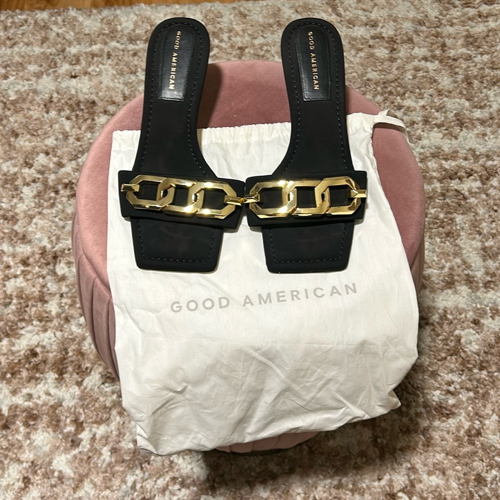 Good American Single Strap Sandal Kitten Heel w/ Gold Chain